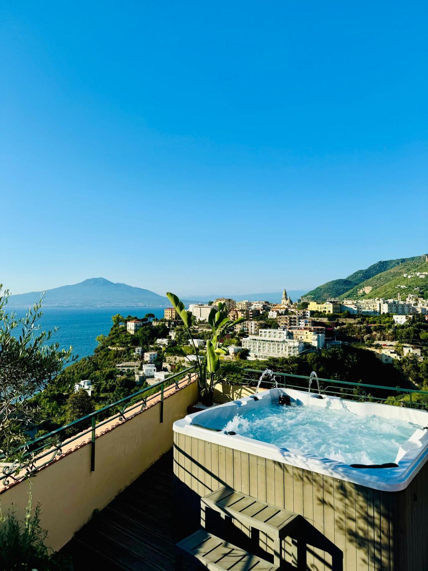Vesuvio View Bed and Breakfast Vico Equense Eksteriør billede
