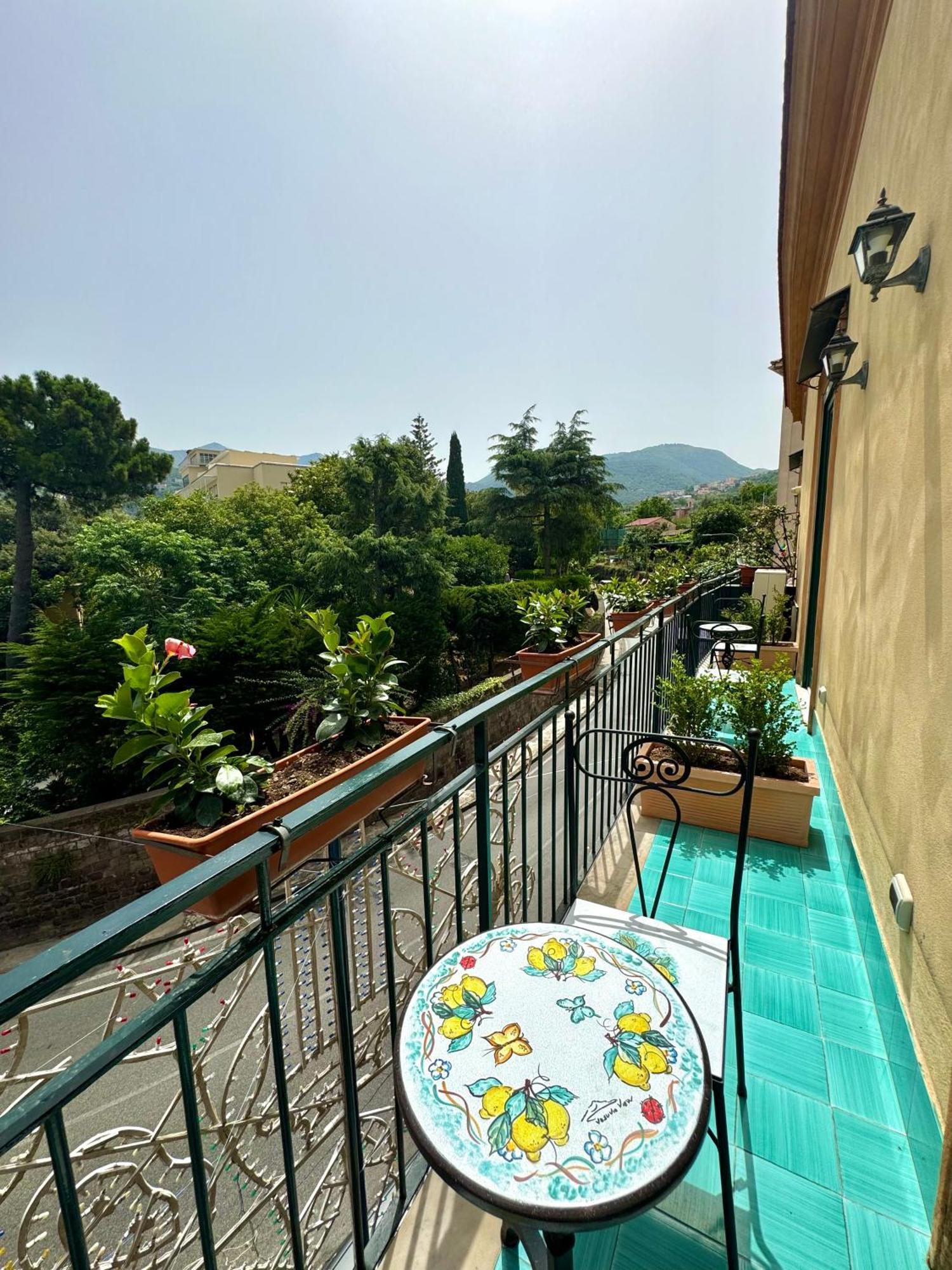 Vesuvio View Bed and Breakfast Vico Equense Eksteriør billede